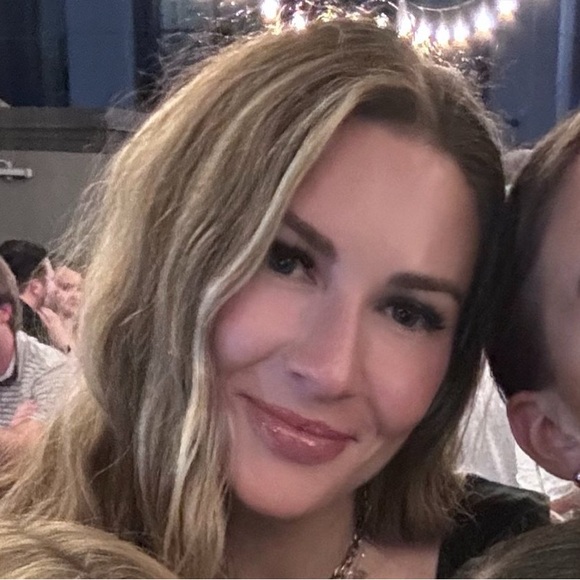 Meet your Posher, Taryn - Picture 1 of 1